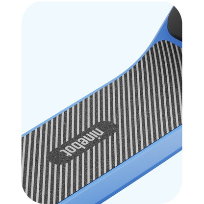 Textured grip surface on the Segway Ninebot C2 Lite footboard.