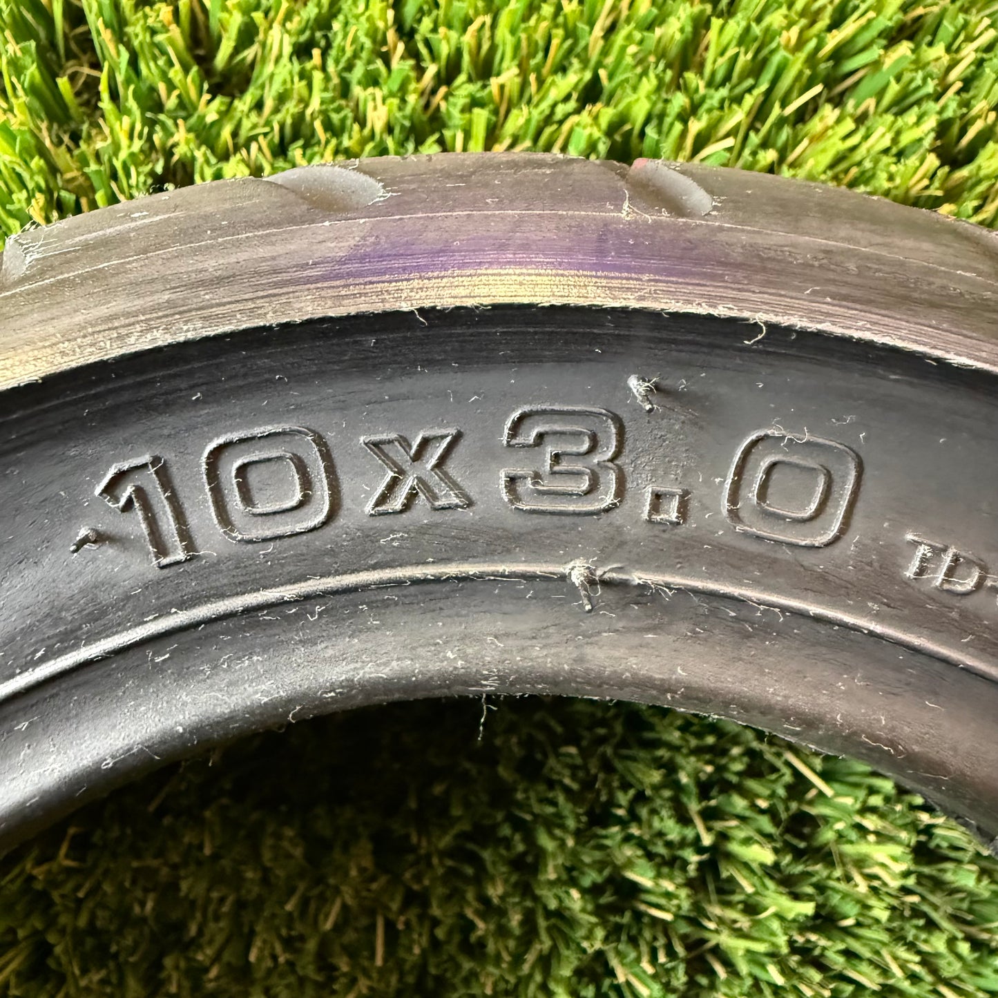 10x3.00 Road Tyre Tuovt Size