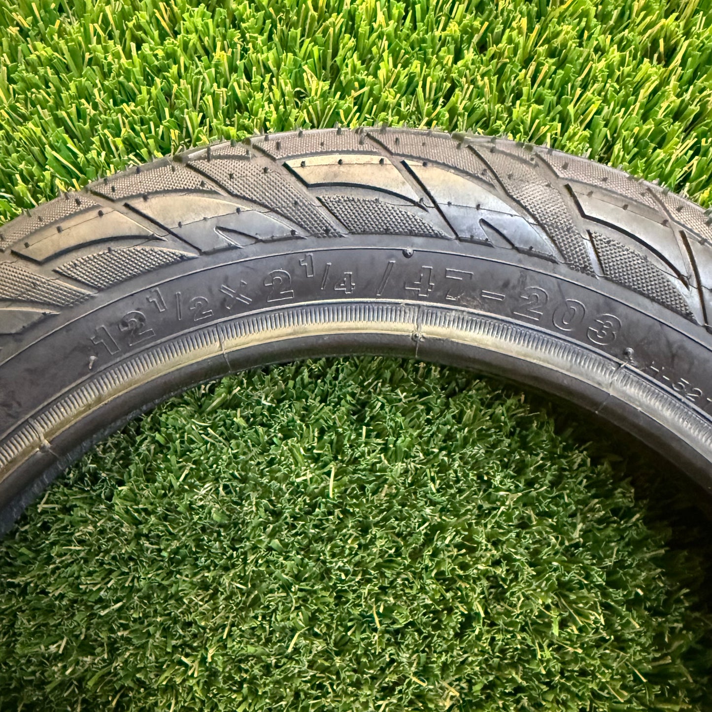 12.5X2.25 (47-203) Road Scooter Tyre