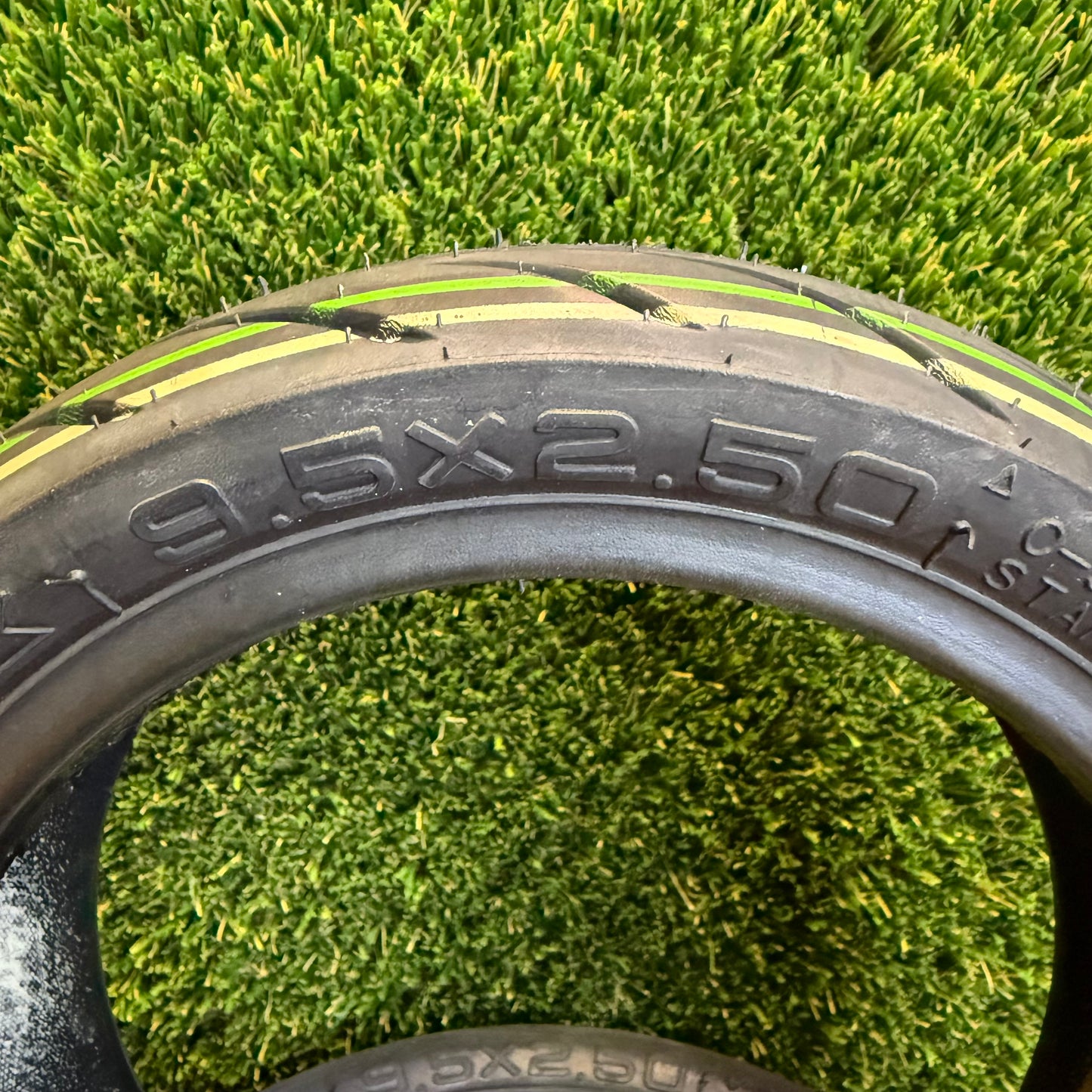 9.5x2.5 Road Scooter Tyre CST